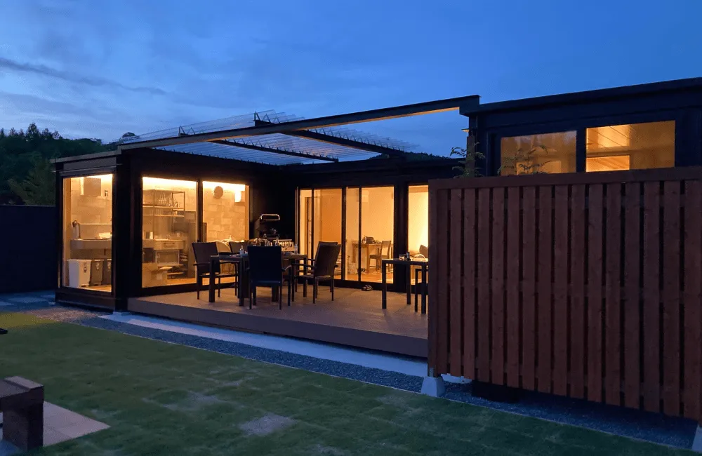 MEGA BOX スライド 12