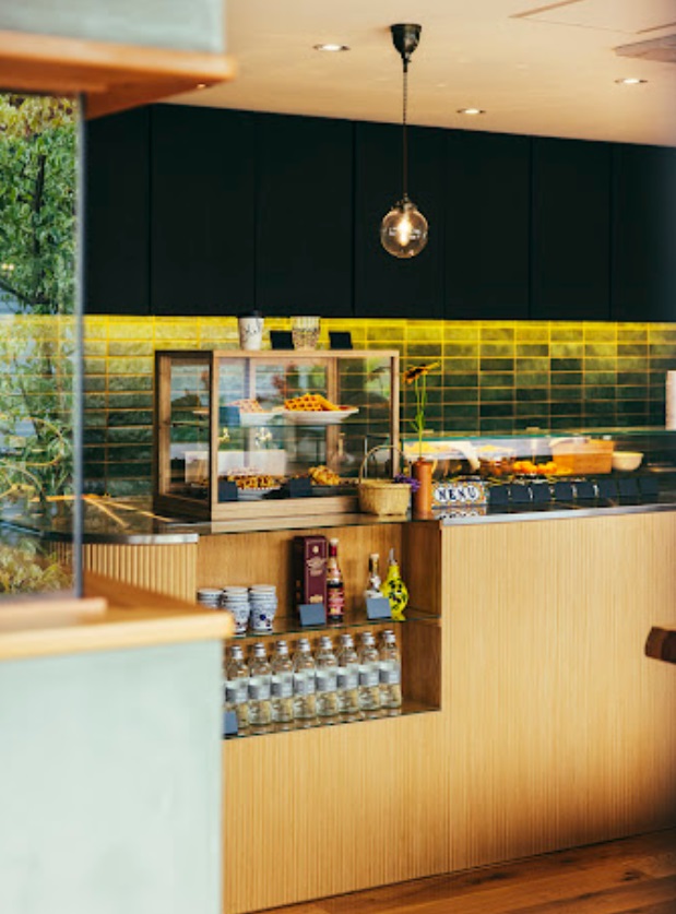 メガボックス建築事例：「青森県」こだわりジェラートを提供する店舗を建築「MEGABOX」