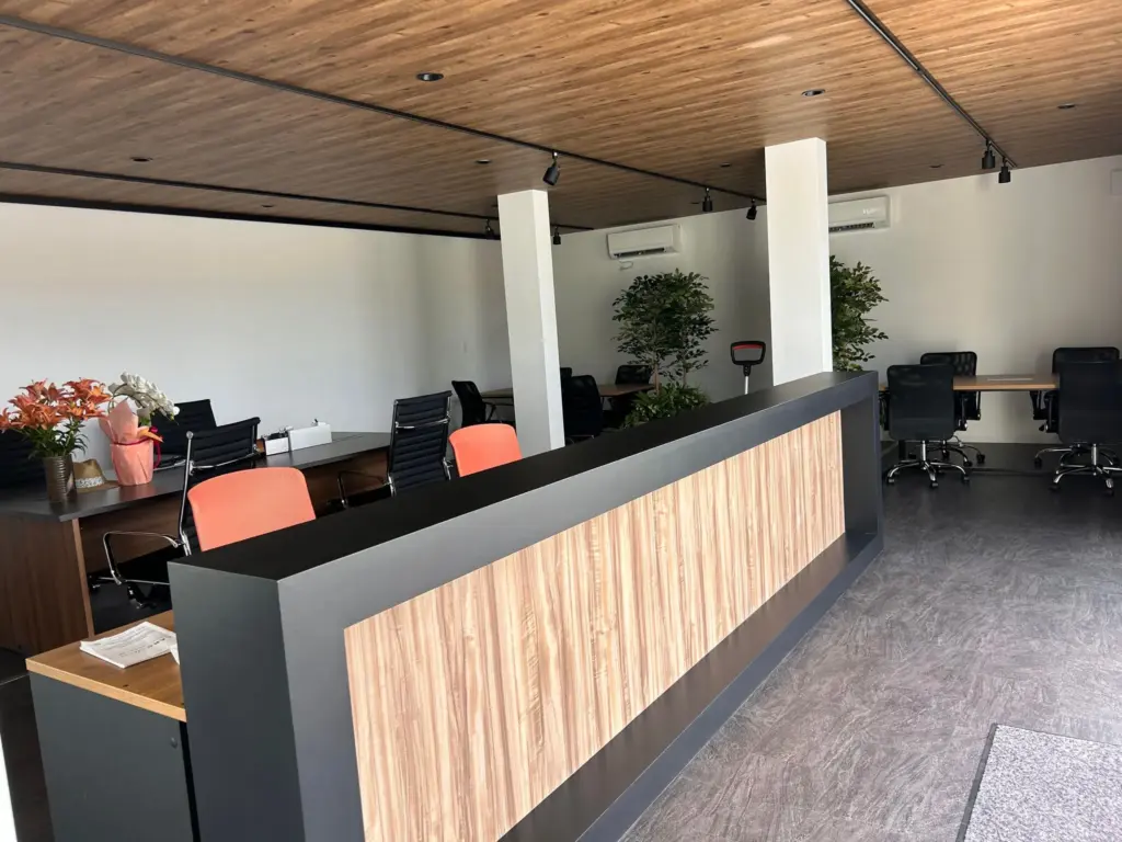 メガボックス建築事例：事務所オフィス・かっこいいシックな色合いのデザインオフィス「MEGABOX」