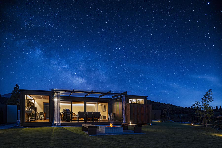 夜には満点の星空が広がる施設環境です。グランピングの醍醐味はこの自然を体験できることです。
