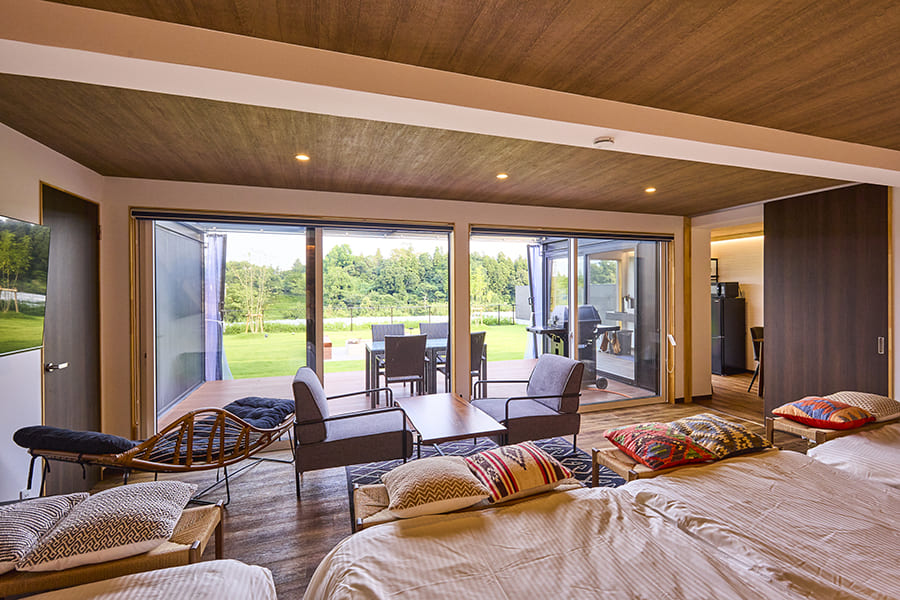 都会では味わえない静寂と自然がグランピング宿泊施設の最大のメリット。弊社の内装デザインはその雰囲気作りをお手伝いします。