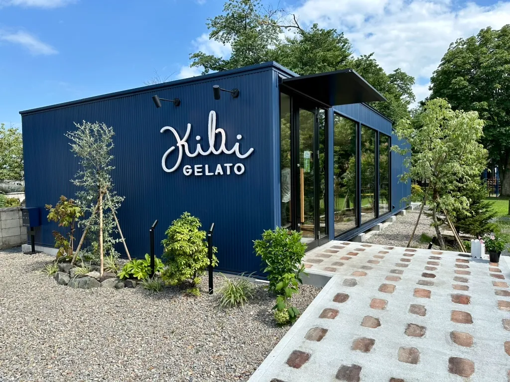 メガボックス建築事例：「青森県」こだわりジェラートを提供する店舗を建築「MEGABOX」