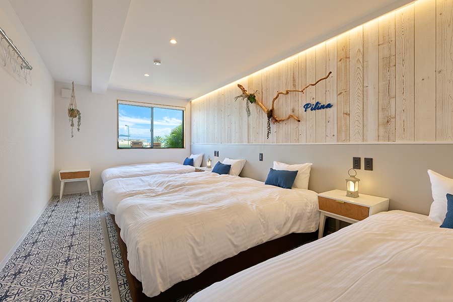 内装は海を連想できる西海岸風やカルフォルニアデザインを採用しました。こちらのお部屋は爽やかな色合いで統一しています。