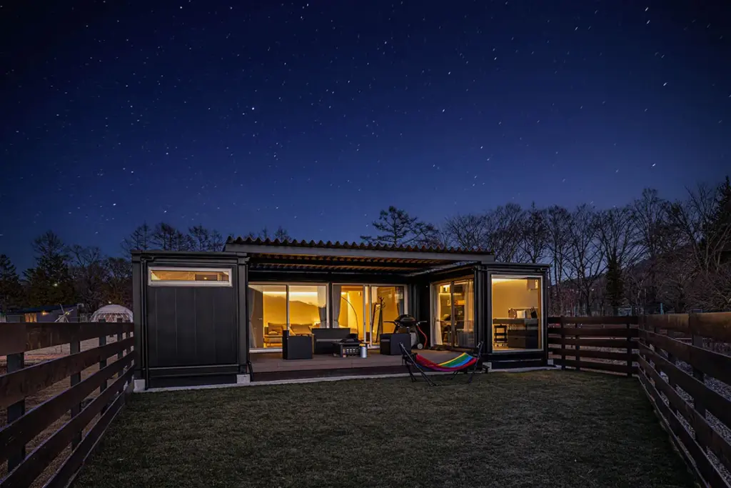 メガボックス建築事例：「山梨県」富士山が見えるドッグラン付きドッググランピング（宿泊施設）「MEGABOX」