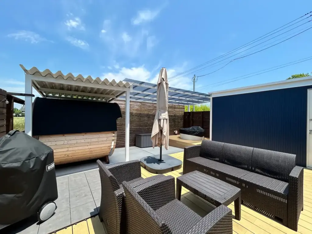 メガボックス建築事例：「千葉県」海徒歩2分の新築ビーチグランピング施設「MEGABOX」