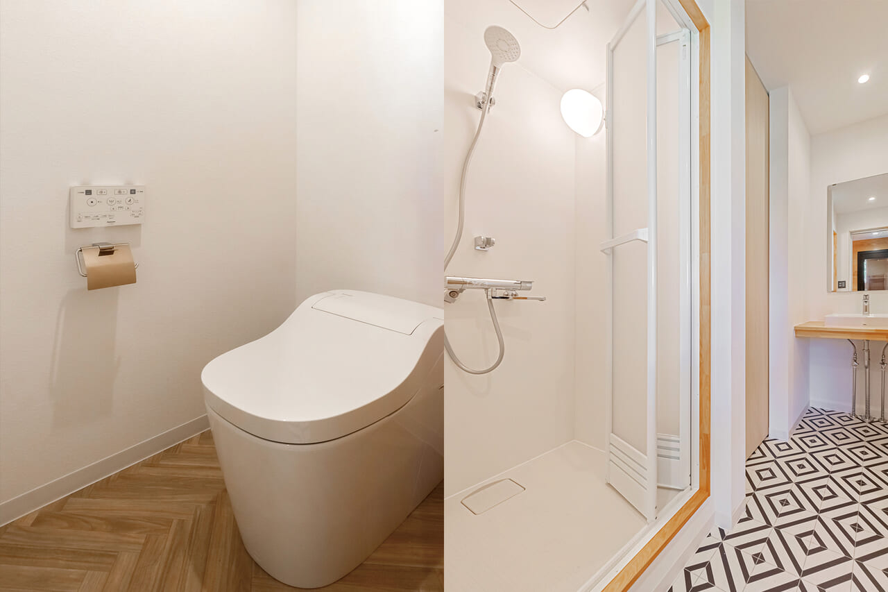 シャワー室とタンクレストイレ、造作のシンプルな洗面台でスタイリッシュな水廻り
