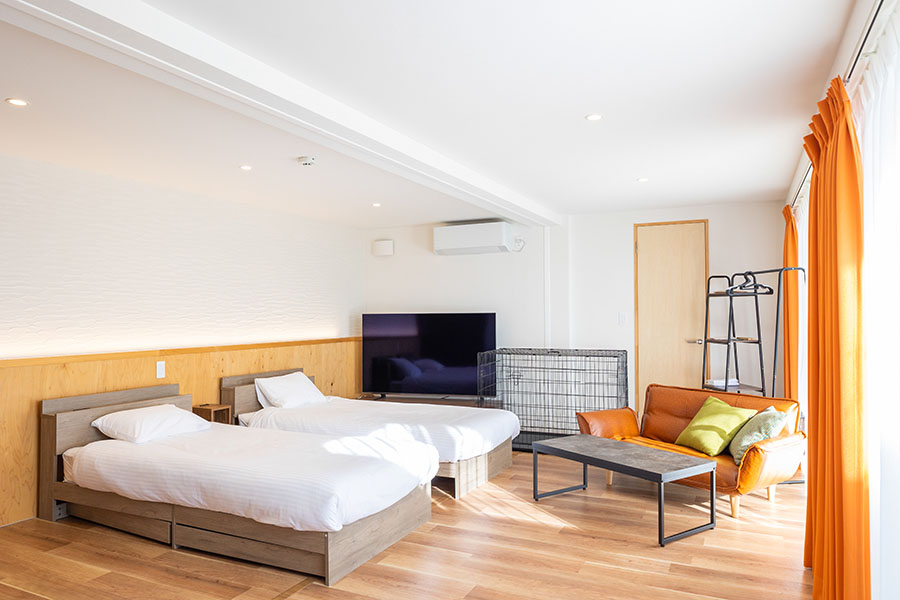 ナチュラルテイストをベースにした内観デザインです。ペットの宿泊も可能です。