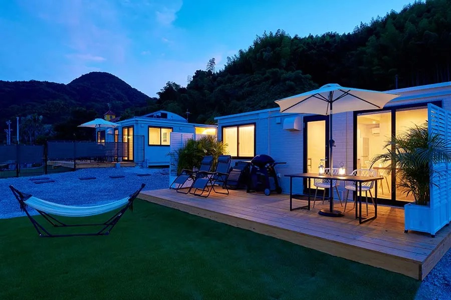 メガボックス建築事例：「山口県」海が見えるドッグラン付きドッググランピング（宿泊施設）「MEGABOX」