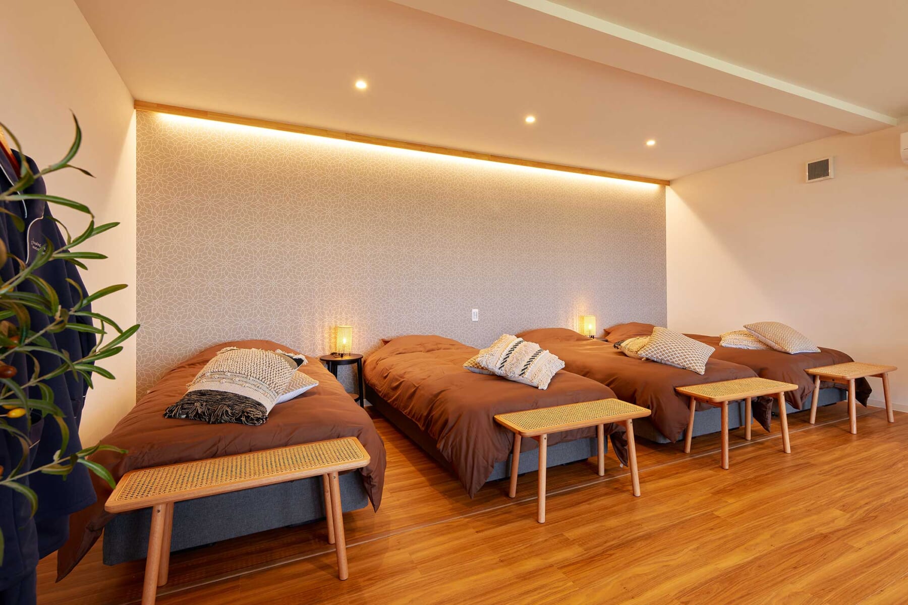 お洒落な統一感のあるインテリアはとても映える空間です。こちらの宿泊施設は大変好評で高利回りで経営が出来ています。