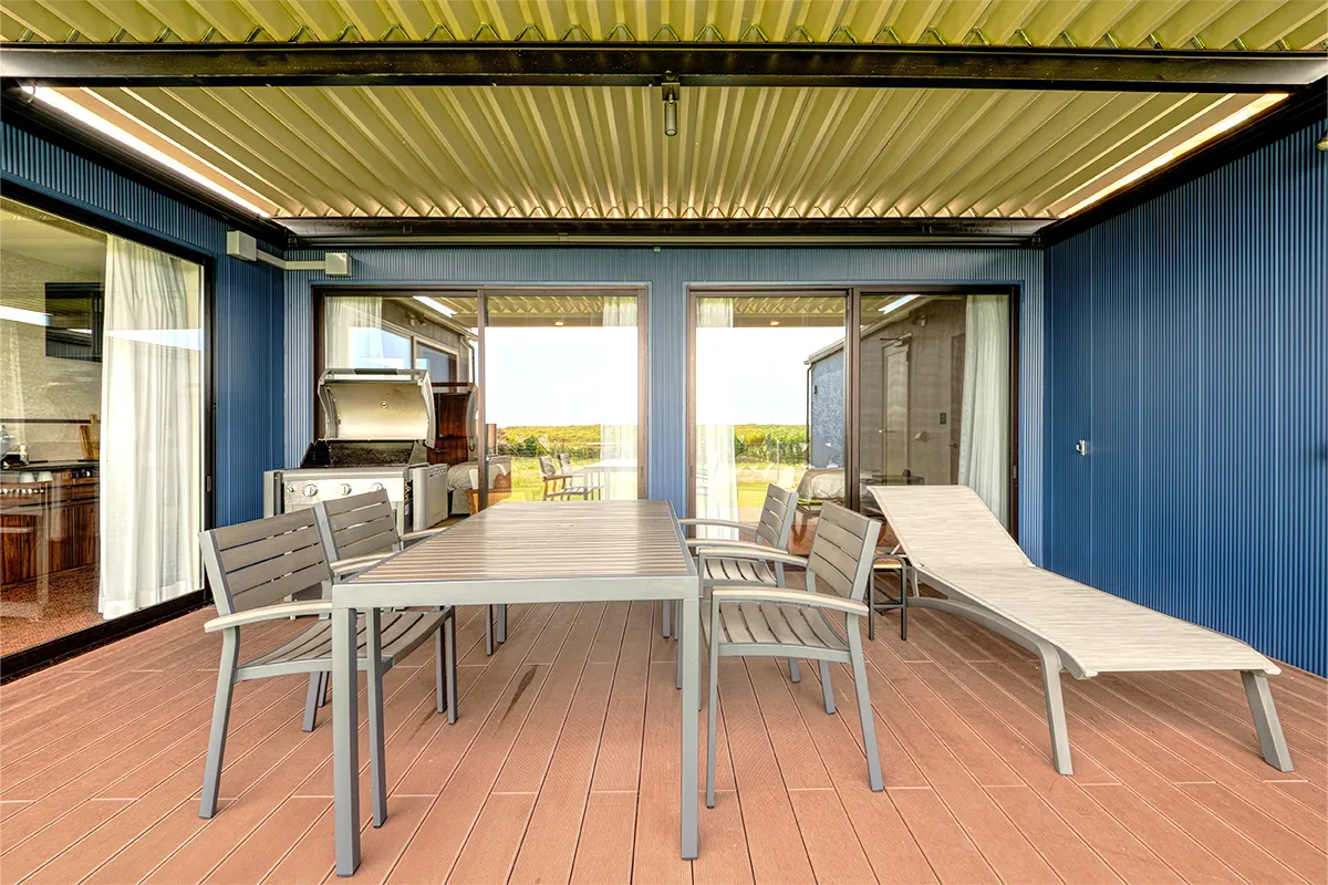 テラスでは家族や仲間とプライベートにBBQを楽しむことができます。自然を身近に感じながら、非日常を過ごすことができる設計を大切にしています。